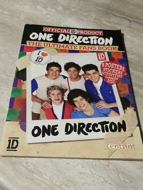 One Direction The Ultimate Fans Book - Colorful Band Cover